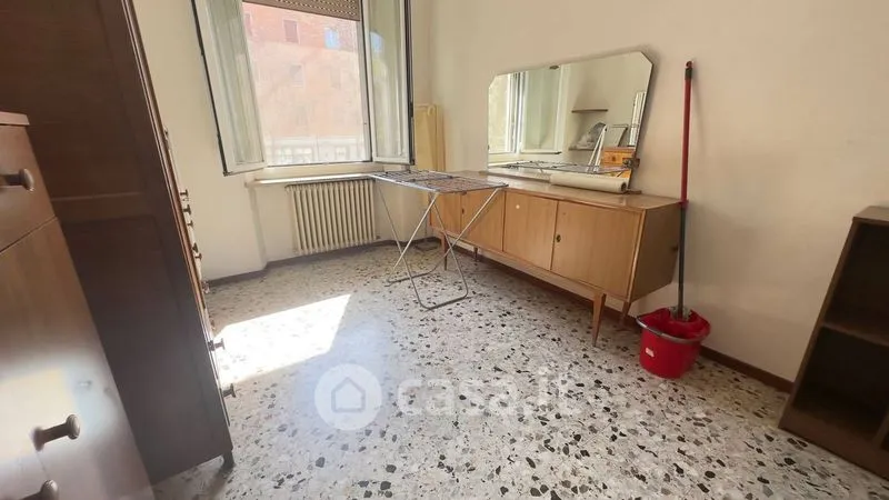 Bureau - Four-Bedroom Apartment with High Ceilings in Parma