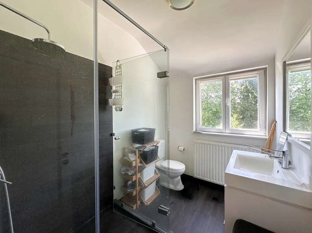 Salles de bain - Maison Charmante avec Jardin au Faubourg, Waterloo