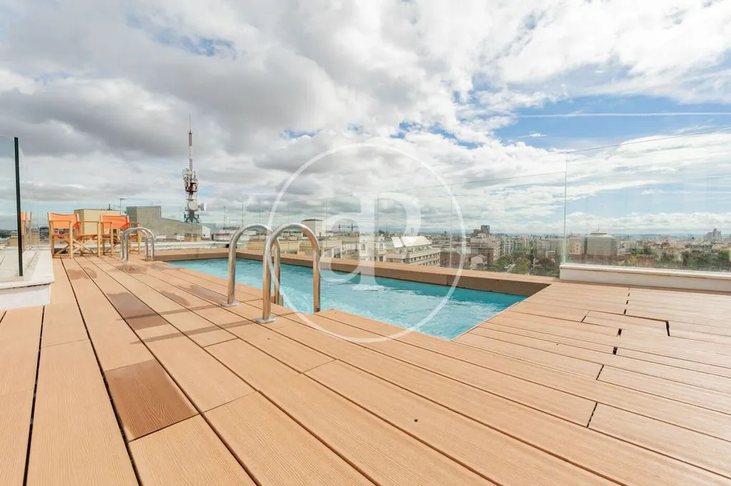 Piscina - Penthouse with 360° Views in Madrid
