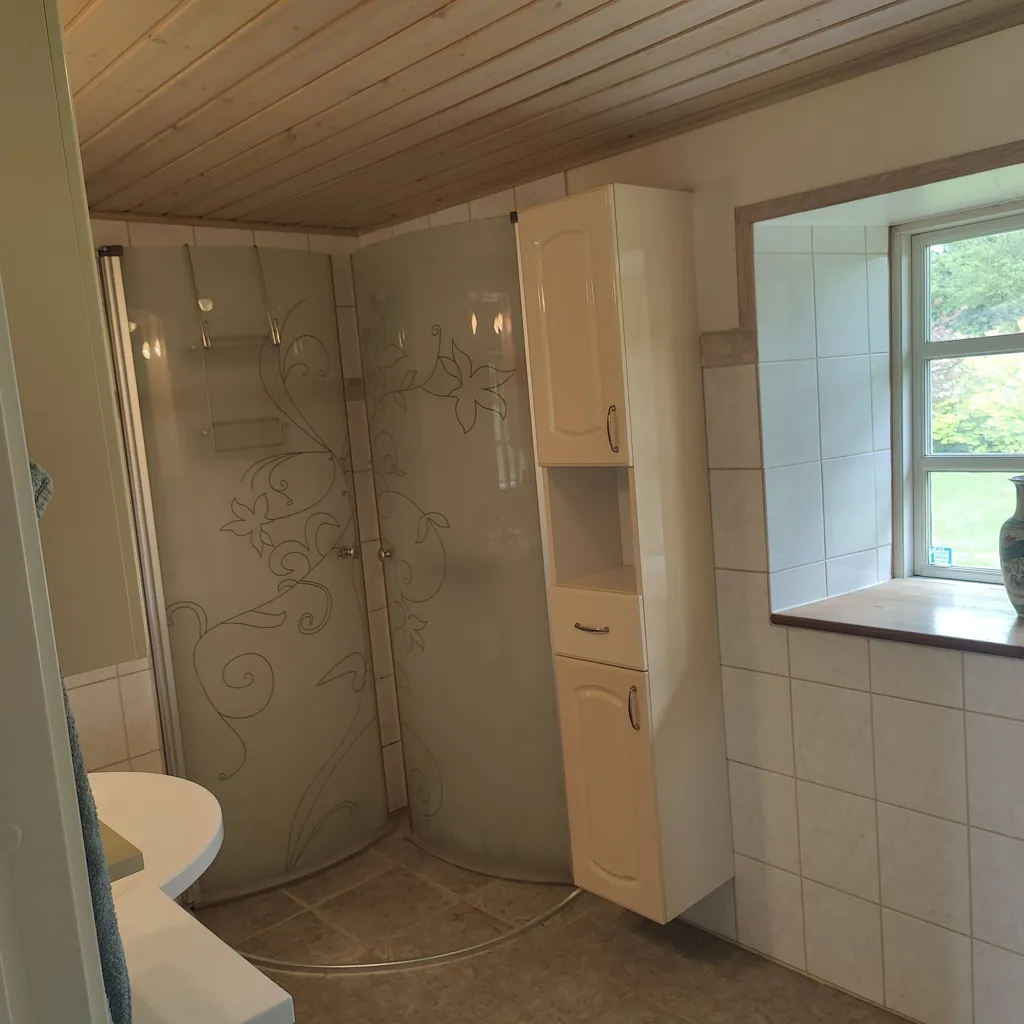Salles de bain - Handcrafted Cottage with Unique Garden in Kielstrup