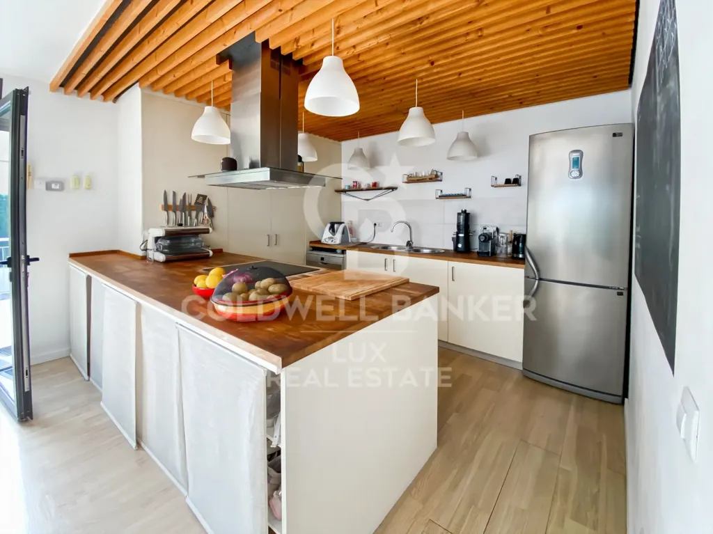 Köök - Modern House with Beachfront in L'Escalà