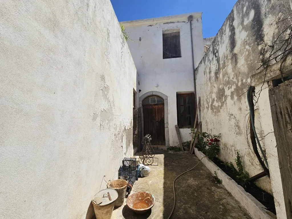 Giardino - Old Construction House with City View in Crete