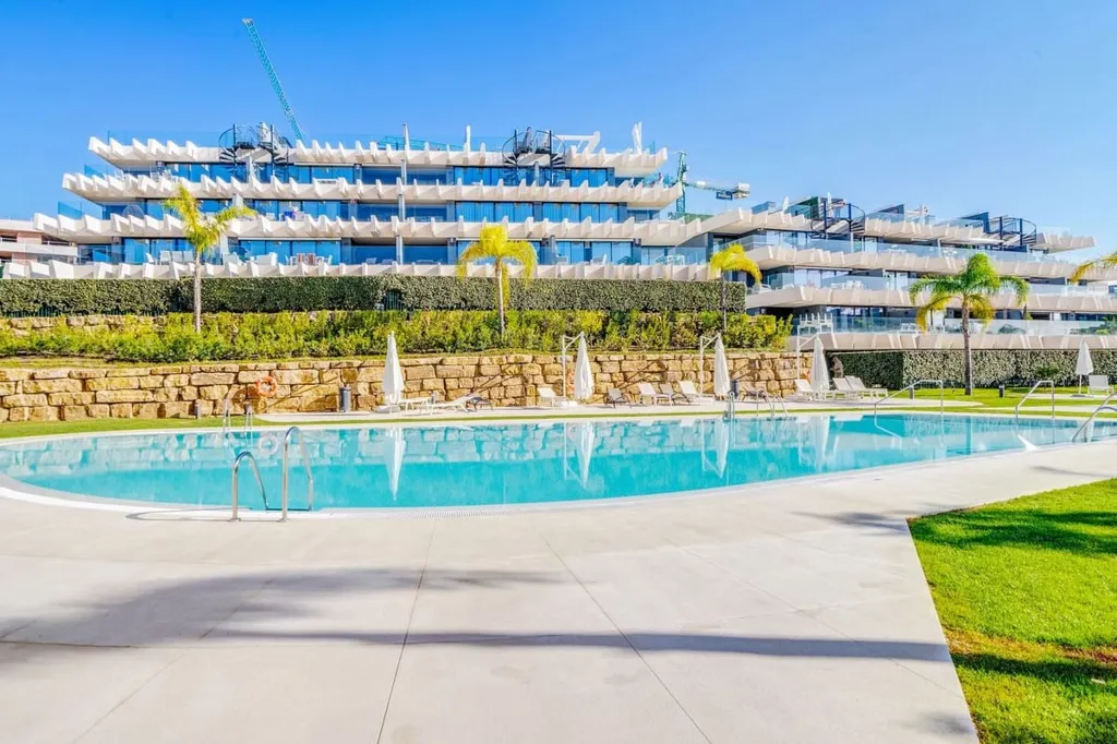 Bassein - Apartment with Large Terrace in Estepona