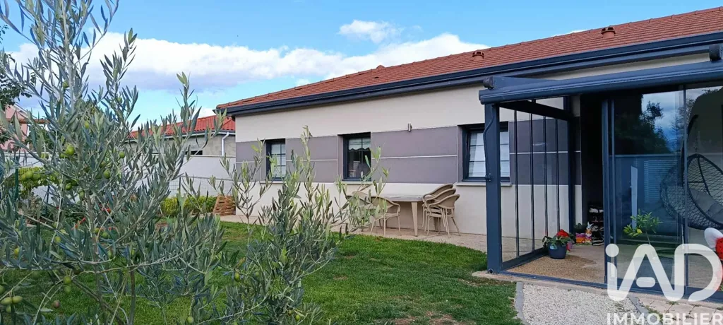 Jardin - Maison Récente avec Jardin à Sury-Le-Comtal