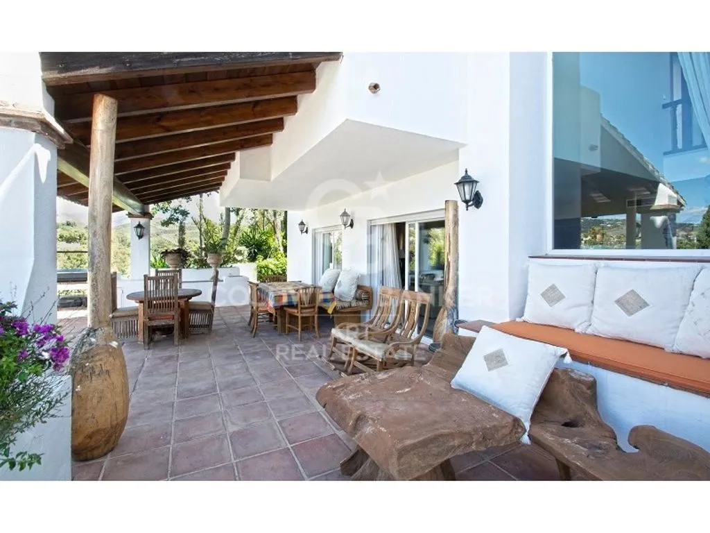 Terrasse - Luxury Villa with Golf Course Views in Marbella