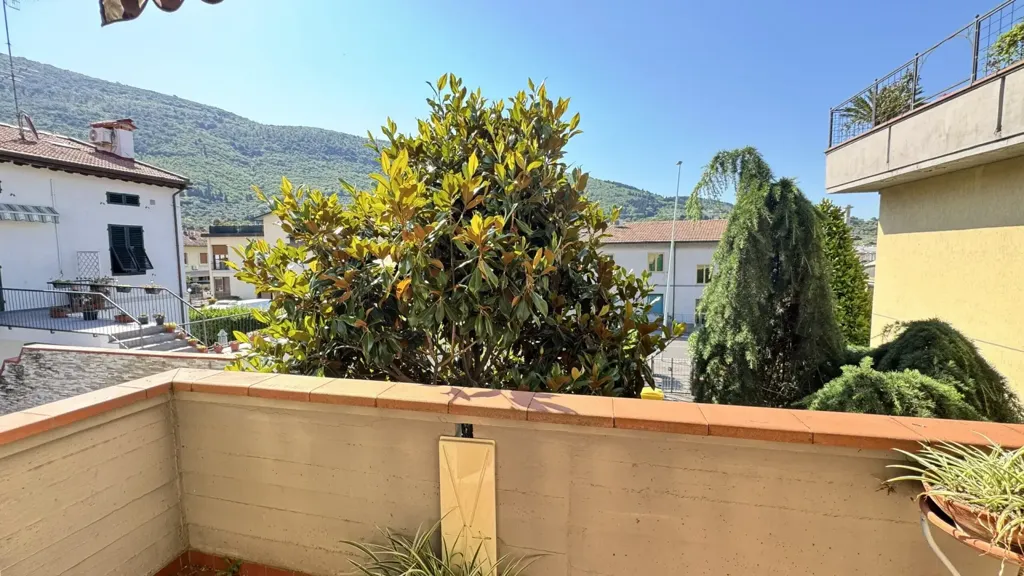 Balcone - Five-Bedroom Apartment with Garage in Prato