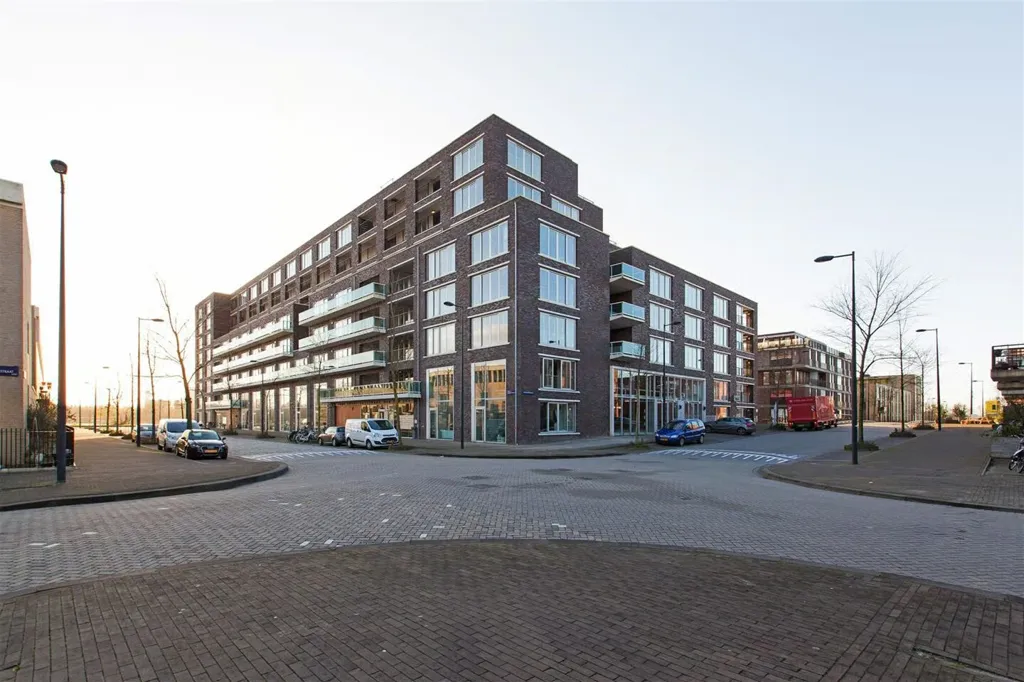 Extérieur - Four-Bedroom Waterfront Apartment in Amsterdam