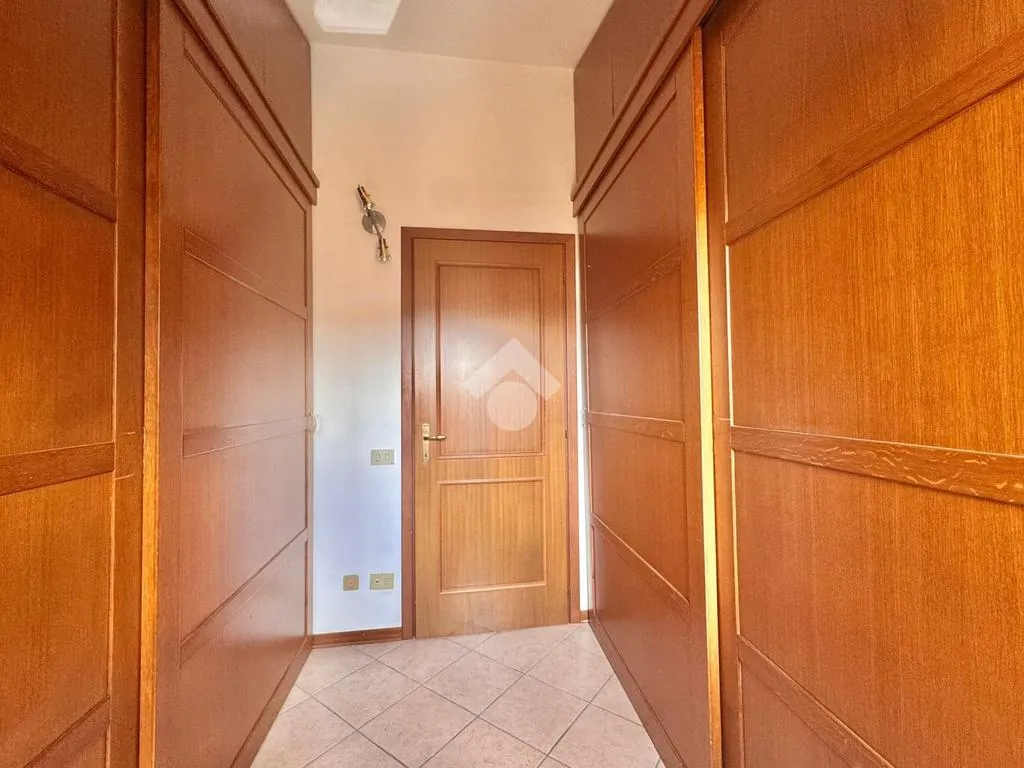Esik - Apartment with Balcony in Carmignano