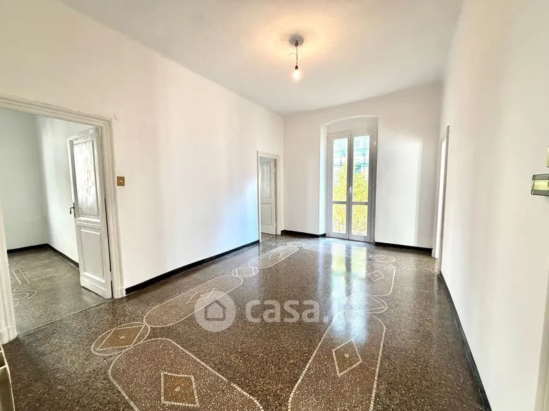 Pièces - Apartment with Balcony in Genoa's Sestri Ponente