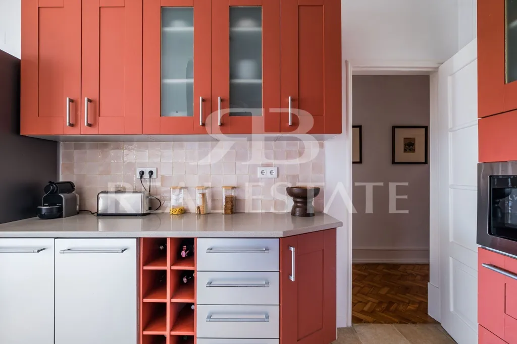 Kitchen - Renovated Apartment with River View in Restelo
