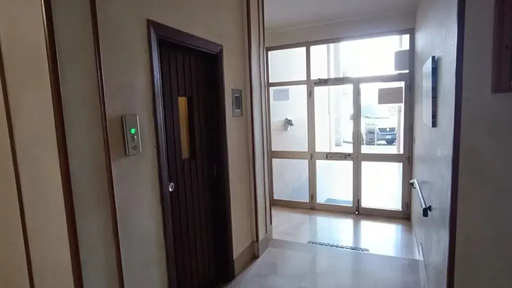 Esik - Apartment with Terrace near Perugia Station