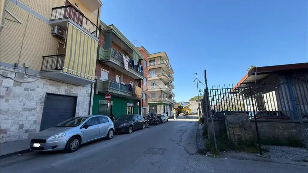 Välivaade - Three-Bedroom Flat with Terrace in Melito di Napoli