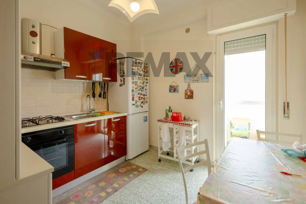 Cucina - Bright Apartment with Terrace in Bari's Libertà