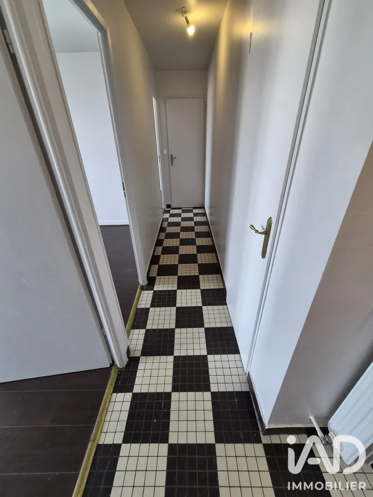 Esik - T4 Apartment with Balcony in Yzeure