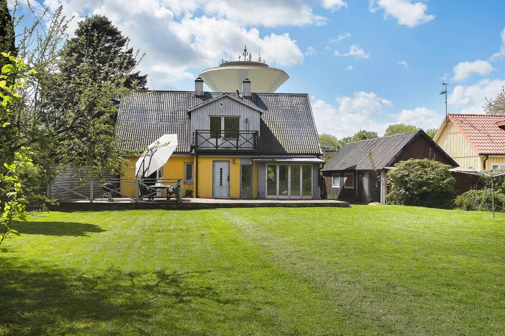Aed - Charming 1900s Villa with Garden in Bjuv