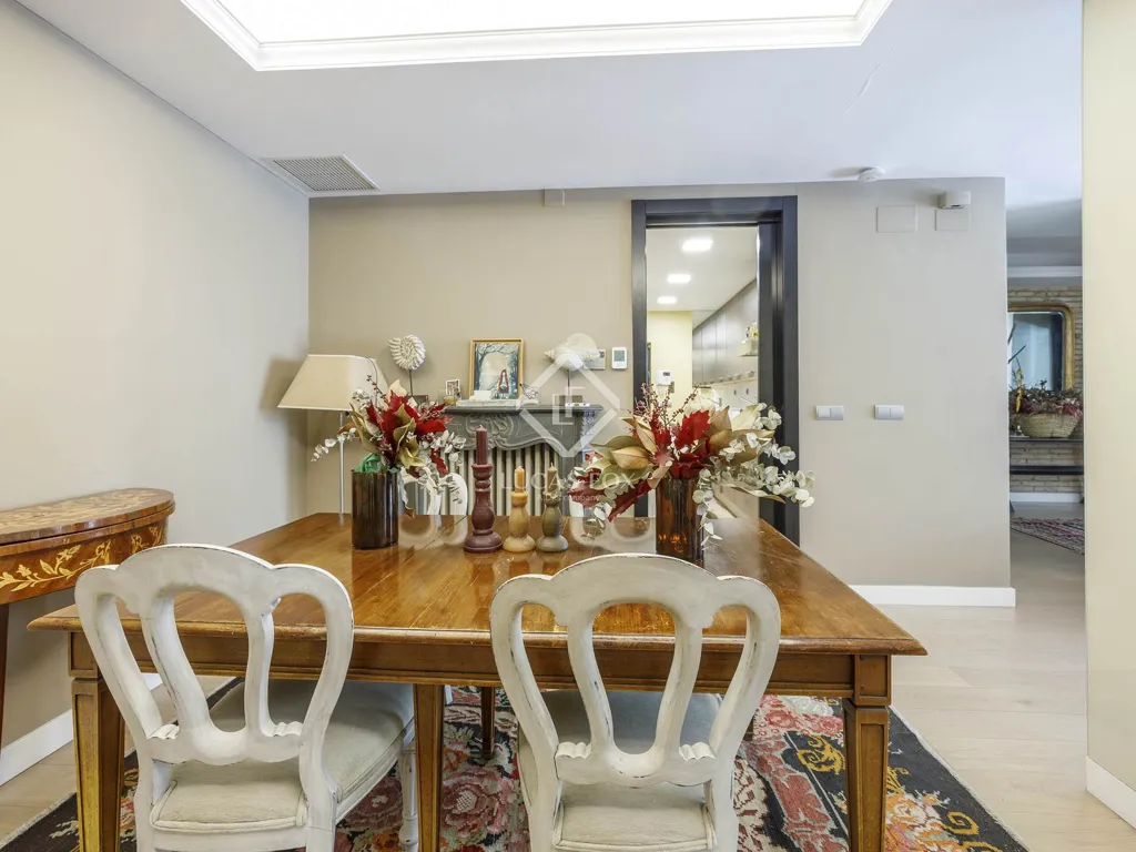 Dining Room - Refurbished Apartment with Terrace in Valencia