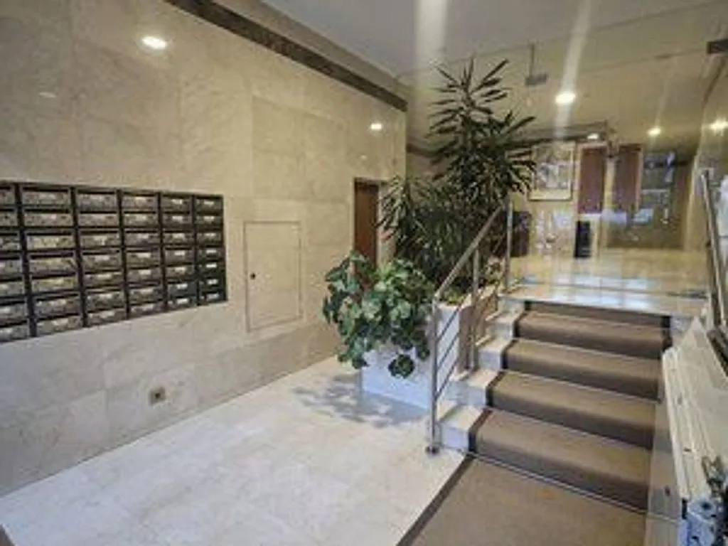 hallway_entrance