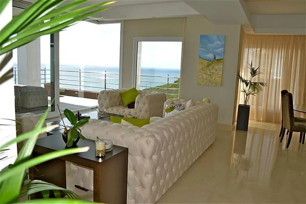 Elutuba - Luxury Villa with Panoramic Views in La Duquesa