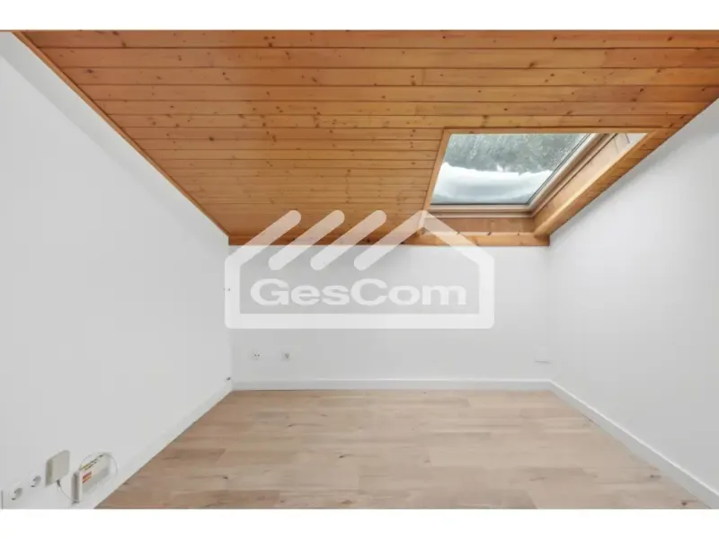 Pièces - Modernised Attic Apartment in Encamp Centre