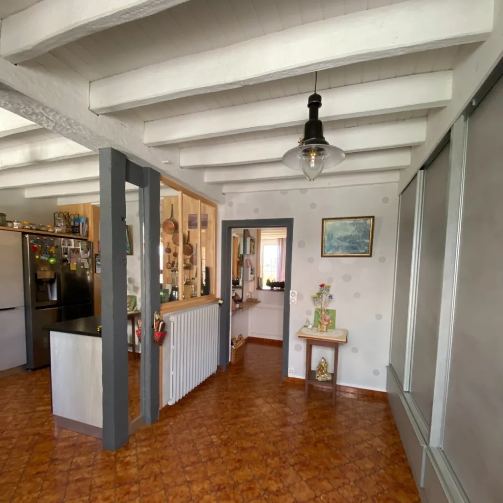 Köök - Spacious House with Pool in Torsac