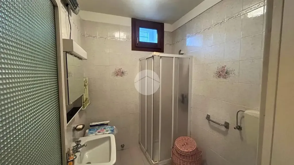 Bathrooms - Independent House with Panoramic View in Vigolo