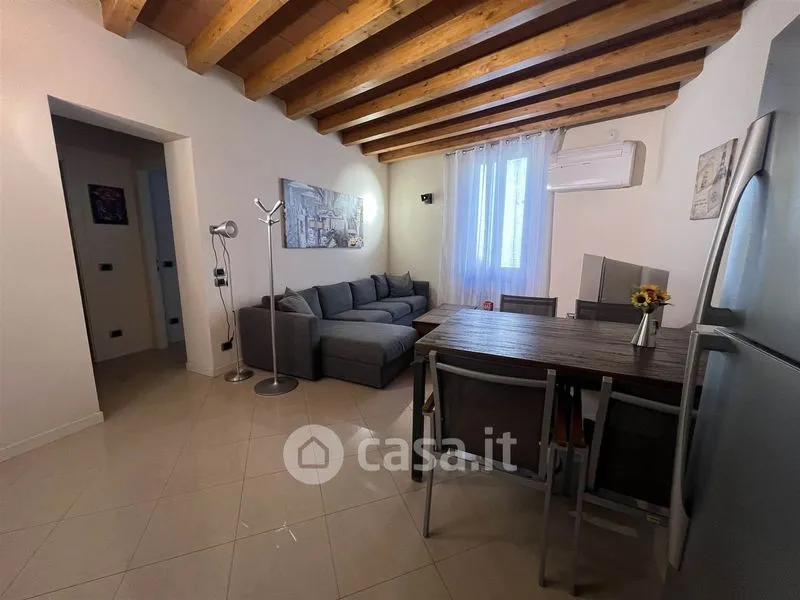 Elutuba - Fully Furnished Flat in Central Piacenza
