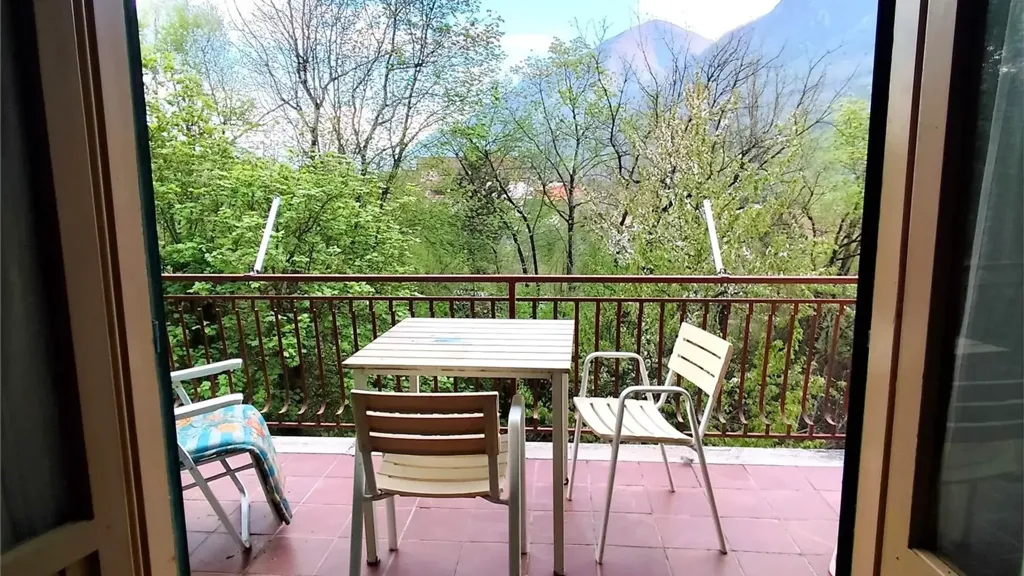 Rõdu - Apartment with Balcony in Balsorano