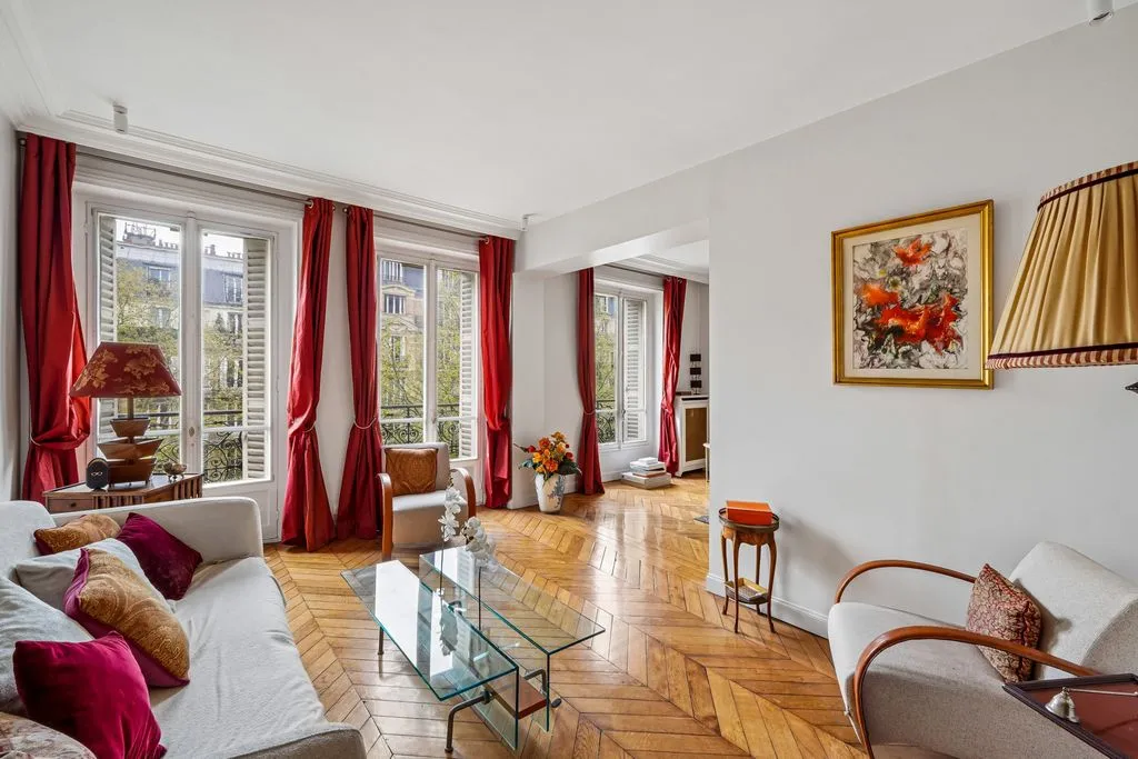Elutuba - Luxury Apartment with Courtyard View in Paris 7