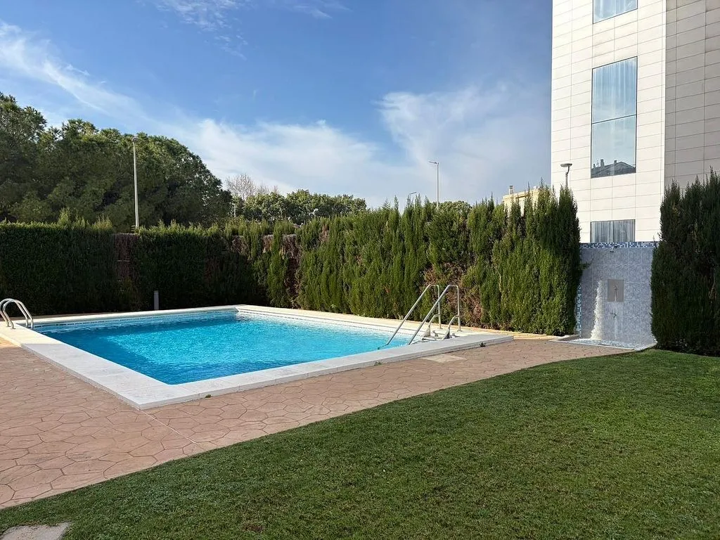 Piscina - Ático duplex con terraza en Carrer de l'Estatut Valencià