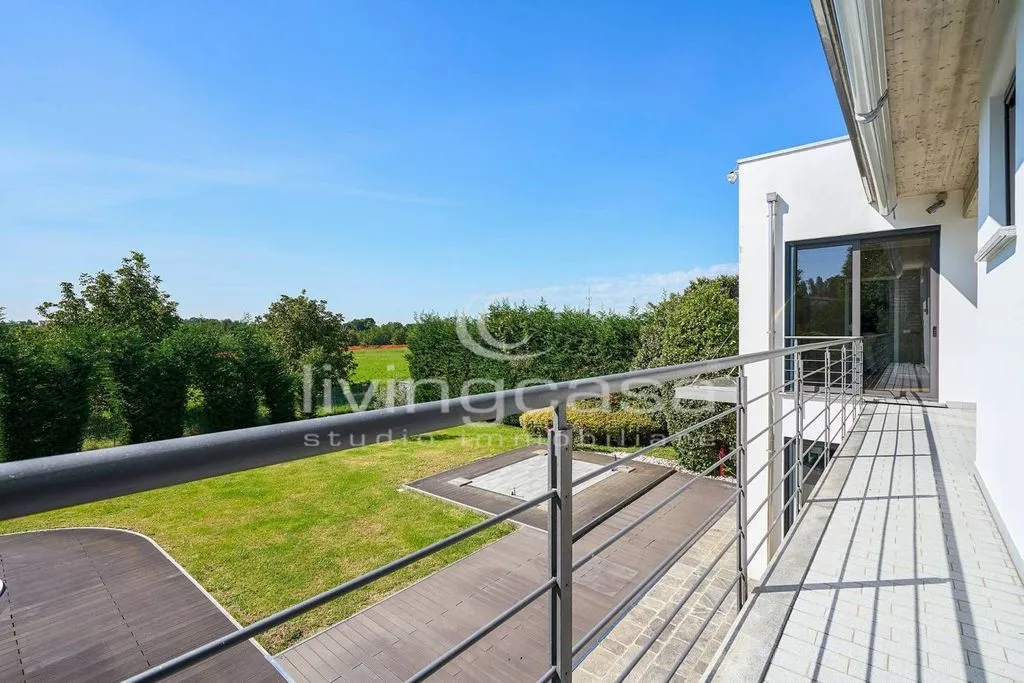 Balcon - Luxury Villa with Panoramic Tower in Besana in Brianza