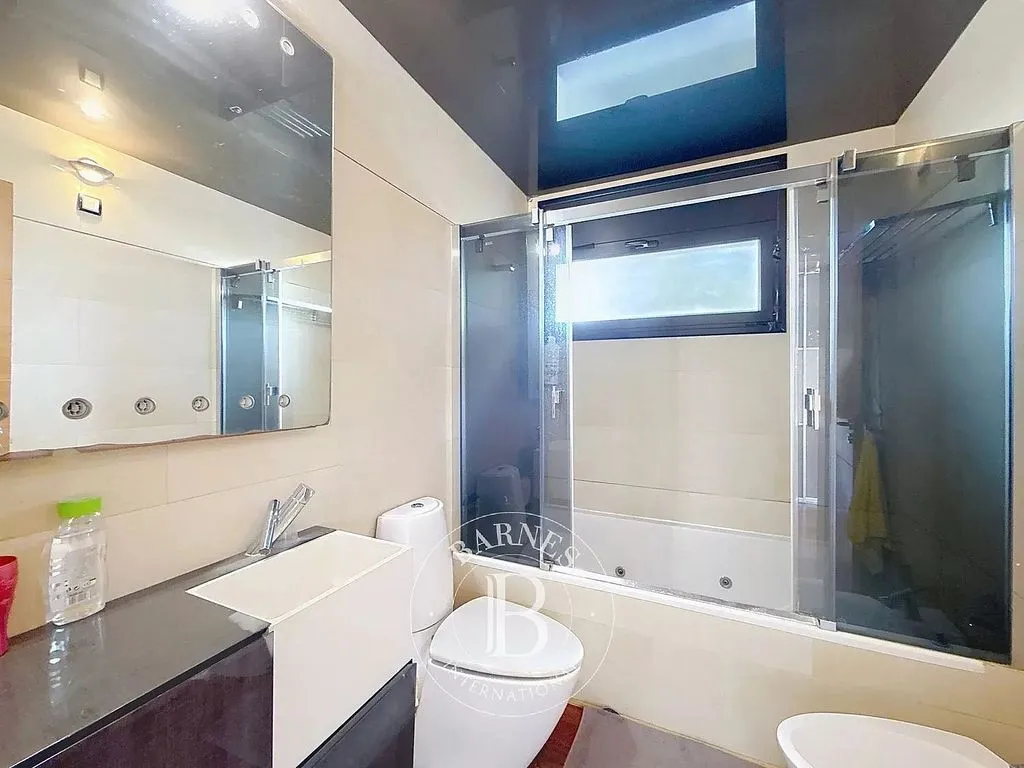 Salles de bain - Luxury House with Pool in Santa Susanna