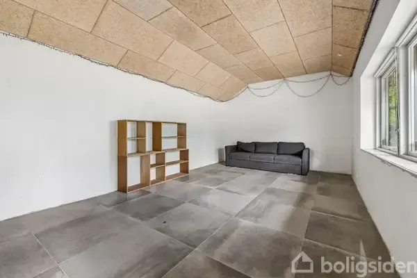 Elutuba - Partially Modernised Villa with Garden in Glatved