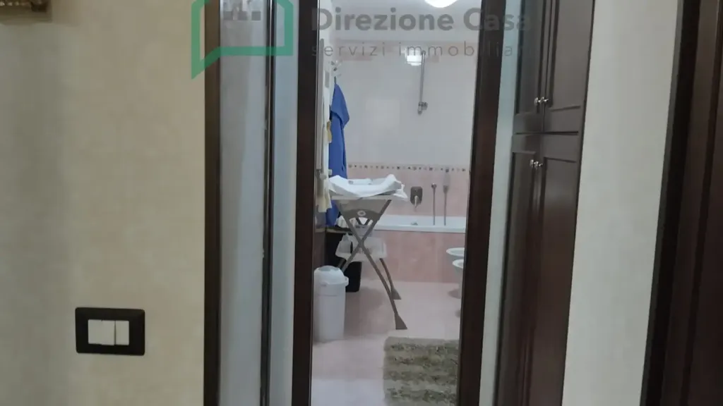 Salles de bain - 3-Room Apartment with Balcony in Naples