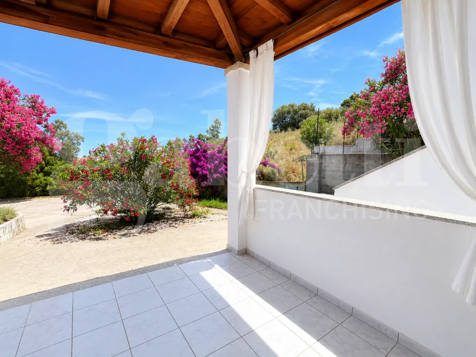 Terrasse - Ground Floor Apartment with Veranda in Budoni
