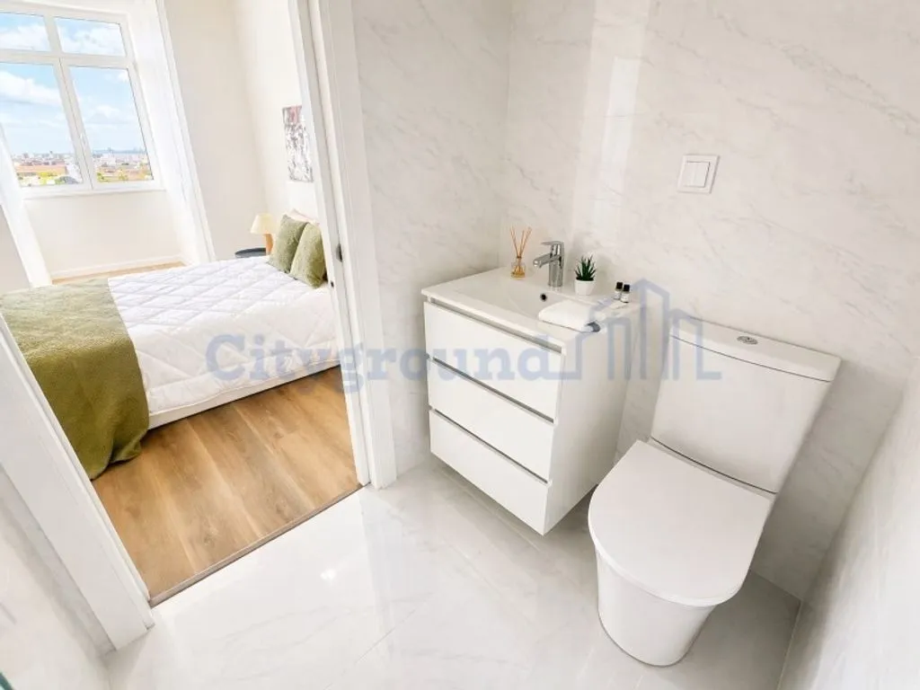 Vannitoad - Luxury 3-Bedroom Flat in Benfica, Lisbon