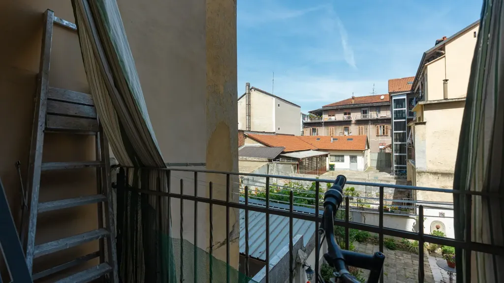 Rõdu - 3-Bedroom Apartment with Balcony in Turin