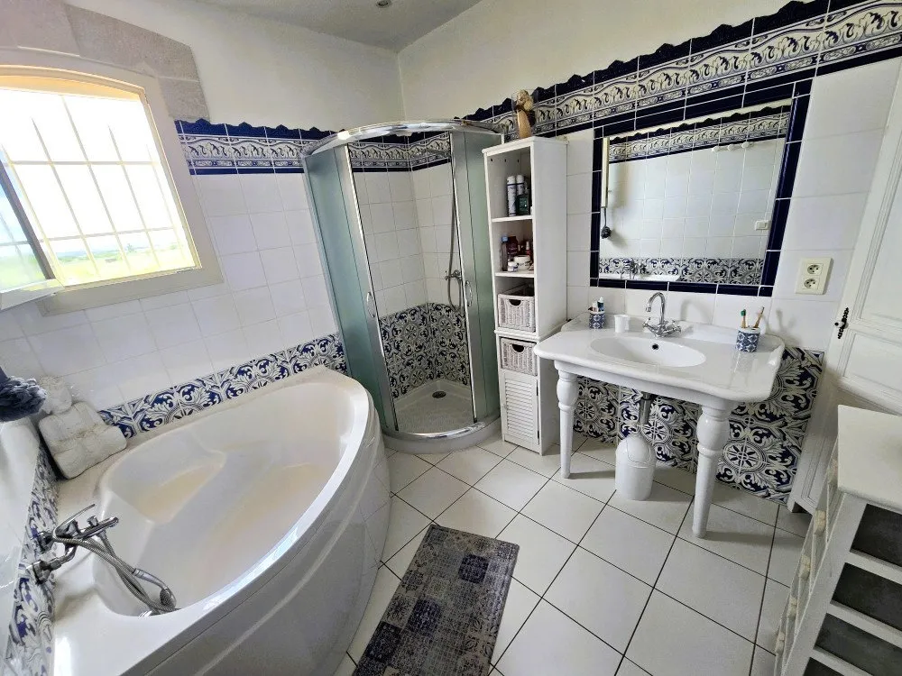 Vannitoad - Villa with Pool in Countryside