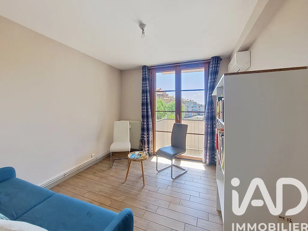 Chambres - Appartement Rénové avec Balcons à Digne-les-Bains