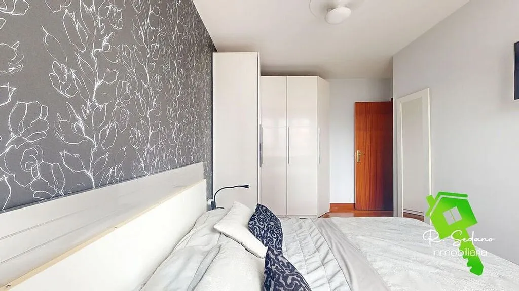 Magamistoad - Apartment with Garden and Garage in San Vicente