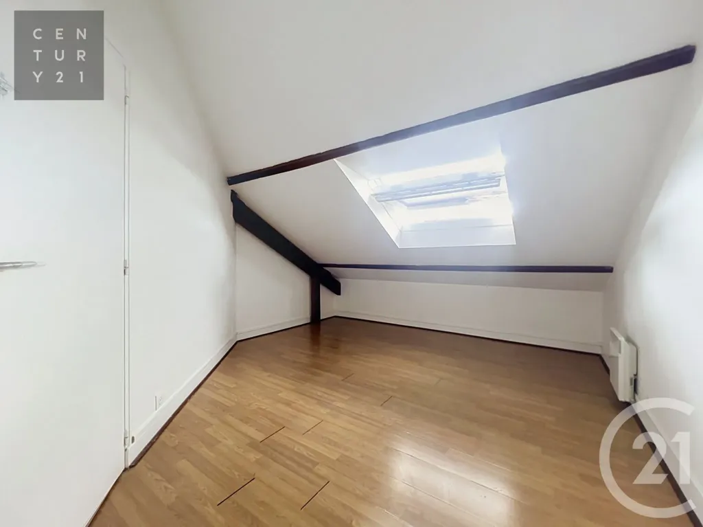 Pièces - Deux Appartements Indissociables avec Parking à Troyes