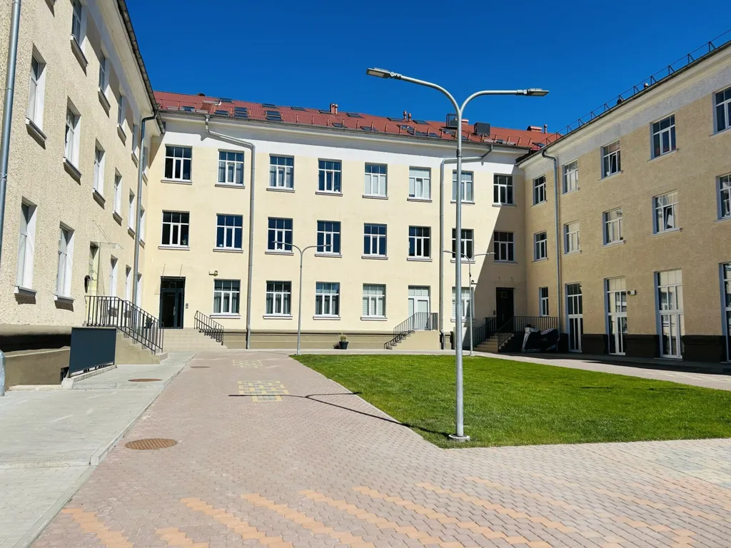 Giardino - Four-Bedroom Apartment with Loft in Klaipėda