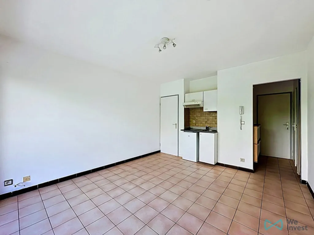 Séjour - Studio à Rafraîchir avec Parking dans le Scheutbosch