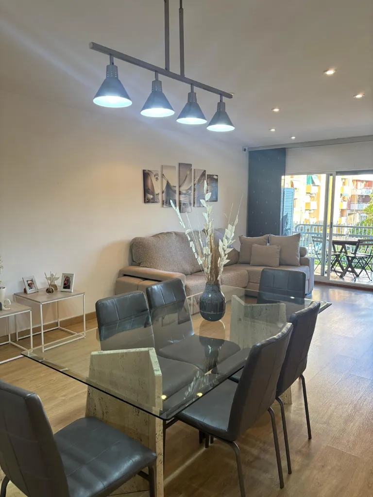 Salle à manger - Reformed Apartment with Balcony in Gavà Centre