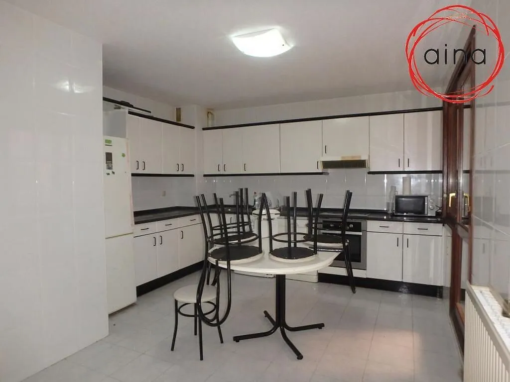 Köök - Student-Friendly Flat with Terrace in Milagrosa