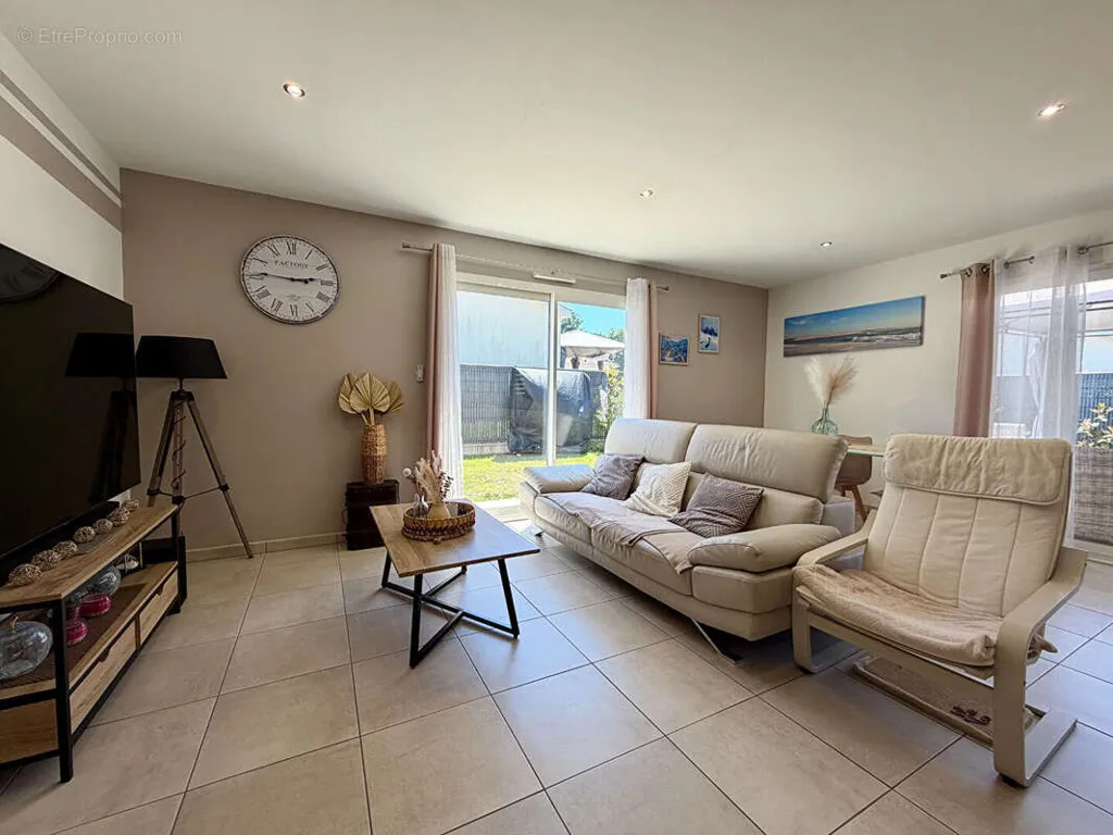 Séjour - Maison Moderne avec Terrasse à Libourne