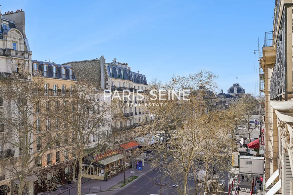 Balcone - Rare 5-Piece Apartment with View in Invalides