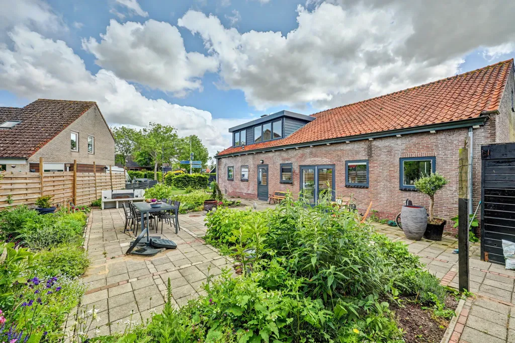 Giardino - Renovated Schoolhouse with Loft in Oudelande