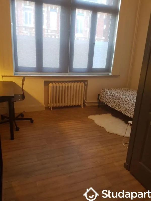 Chambres - Chambre Meublée dans Colocation Près du Parc Barbieux