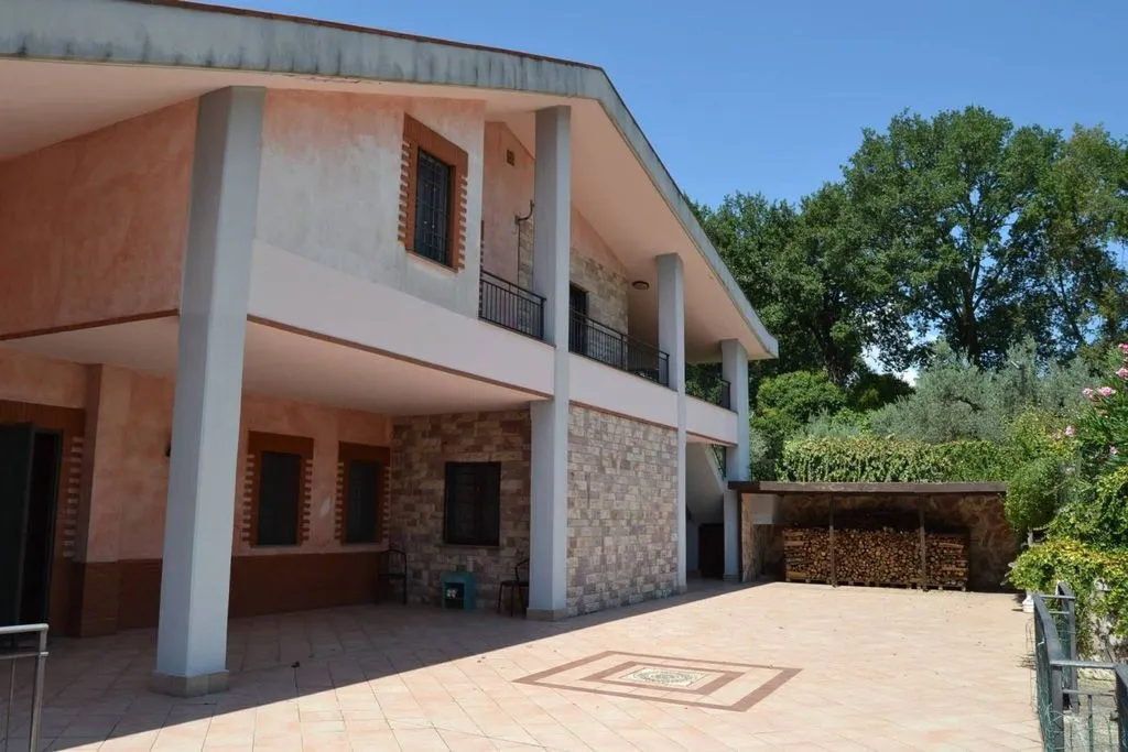 Terrasse - Luxury Villa with Extensive Outdoor Space in Terni