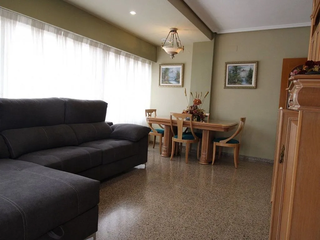 Elutuba - Spacious Apartment with Balcony in Corte Ingles